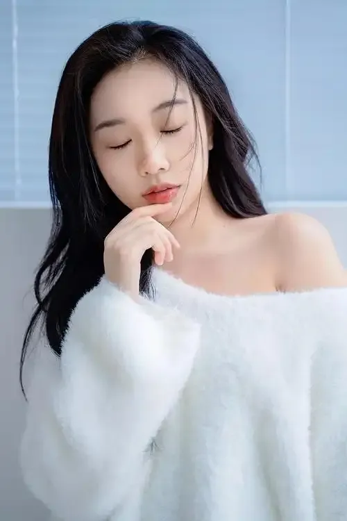 少妇真人直播免费视频展示图互动聊天展示